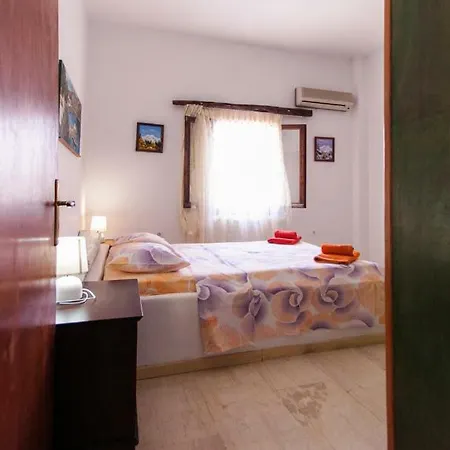 Traditional Country House In Paros