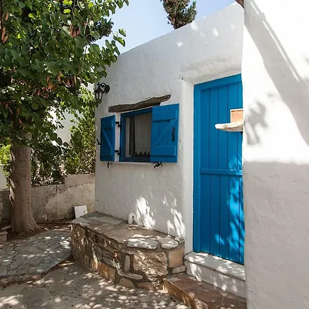 Traditional Country House In Paros